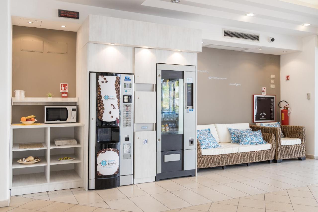 Appartamenti Smart A 30M Da Viale Dante E 100M Dal Mare Riccione Exterior foto