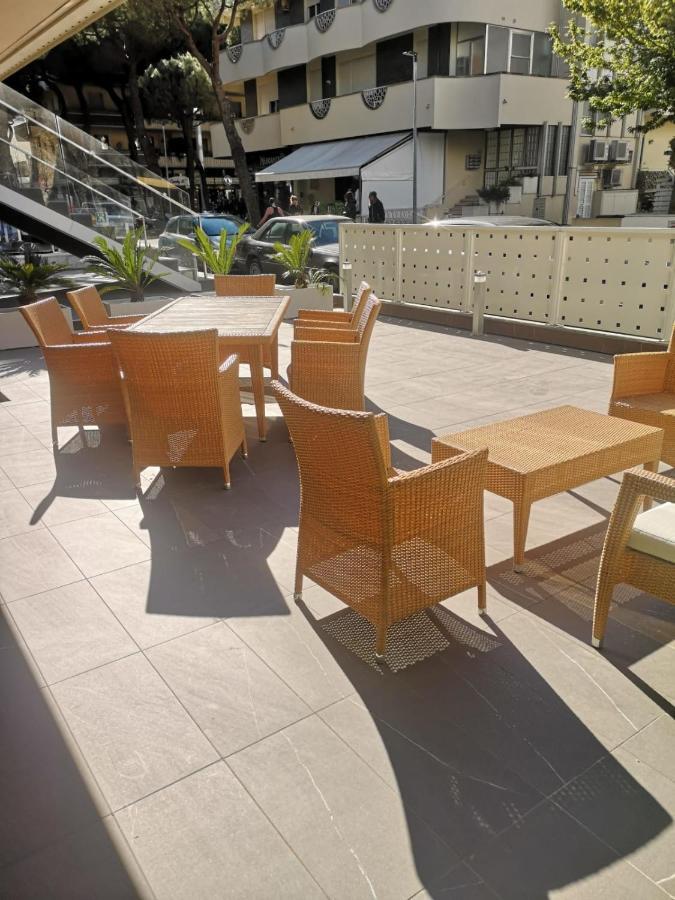 Appartamenti Smart A 30M Da Viale Dante E 100M Dal Mare Riccione Exterior foto